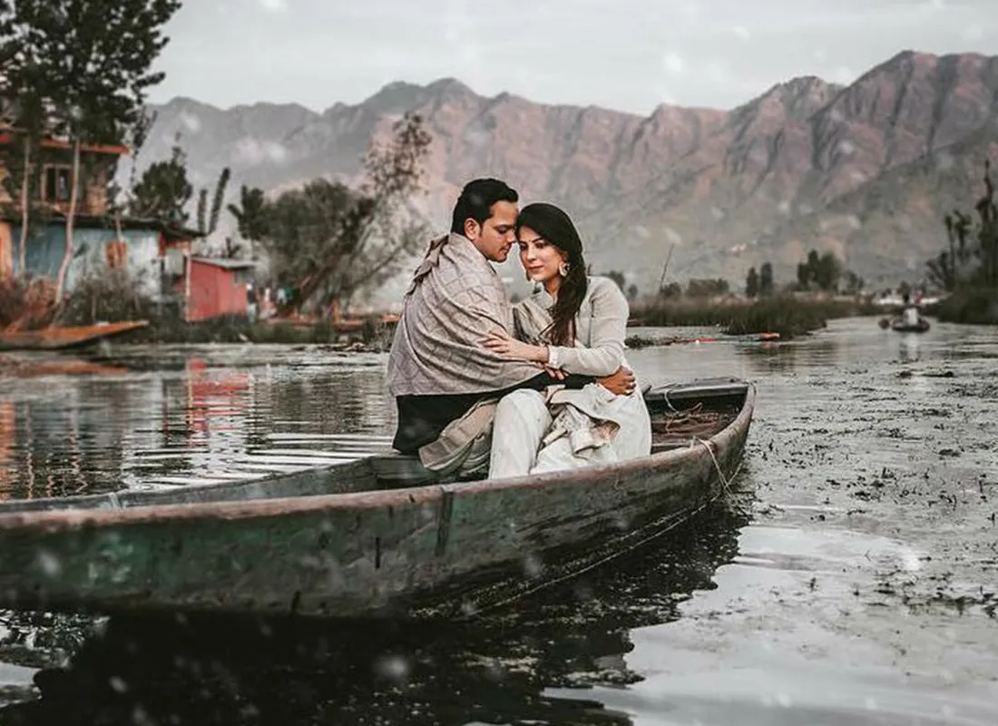 Kashmir Couple Tour Package.